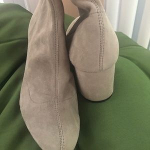 Schultz boots 7.5 grey suede exelent condition
